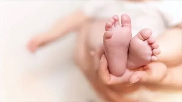 科学家拍到：人类卵子和精子结合那一刻，会爆发出一阵耀眼的光芒