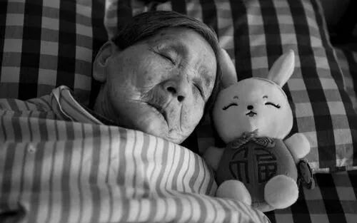 干细胞疗法有望「唤醒」老年痴呆患者